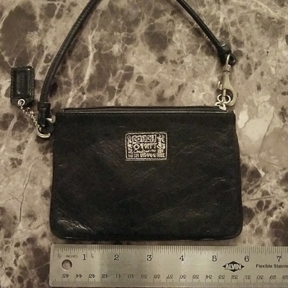 Coach wristlet - Picture 4 of 5